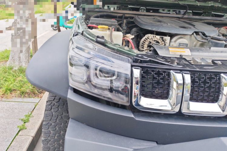 Used BAIC Off-Road BJ40 2020 2.3T Automatic Four-Wheel Drive Rainforest Expedition Edition Right Front Headlight