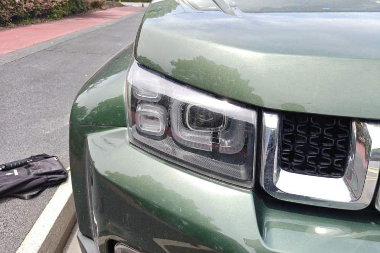 Used BAIC Off-Road BJ40 2020 2.0T Automatic Four-Wheel Drive Tribute Edition 2020 Xieke Version Right Front Headlight