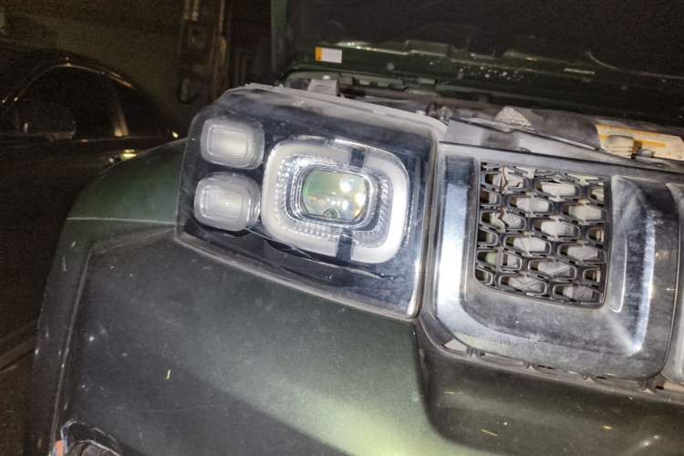 Used BAIC Off-Road BJ40 2020 2.0T Automatic Four-Wheel Drive Tribute Edition 2020 Xieke Version Right Front Headlight