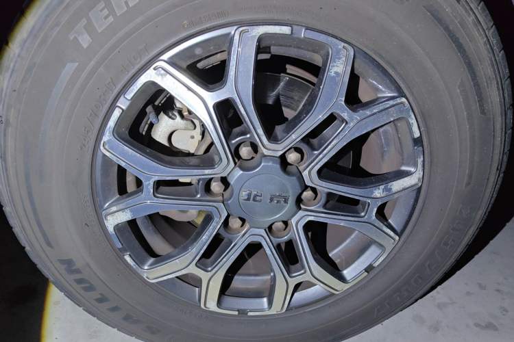 Used BAIC Off-Road BJ40 2020 2.0T Automatic Four-Wheel Drive Urban Hunter Edition Chivalrous Type Right Front Wheel Hub