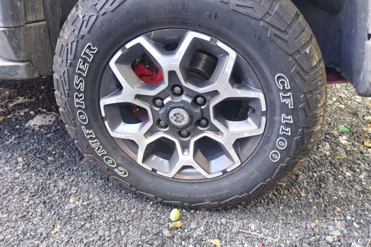 Used BAIC Off-Road BJ40 2020 2.0T Automatic Four-Wheel Drive Tribute Edition 2020 Xieke Version Right Front Wheel Hub