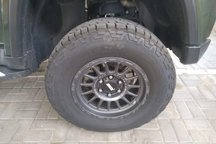 Used BAIC Off-Road BJ40 2020 2.0T Automatic Four-Wheel Drive Tribute Edition 2020 Supreme Version Right Front Wheel Hub