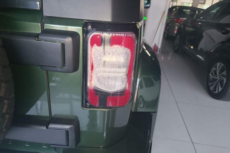 Used BAIC Off-Road BJ40 2020 2.0T Automatic Four-Wheel Drive Tribute Edition 2020 Xieke Version Right Rear Taillight