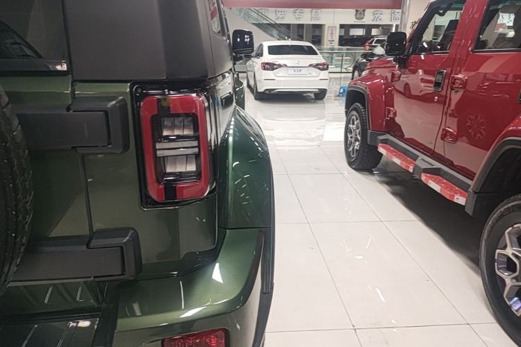 Used BAIC Off-Road BJ40 2020 2.0T Automatic Four-Wheel Drive Urban Hunter Edition Prestige Version Right Rear Taillight