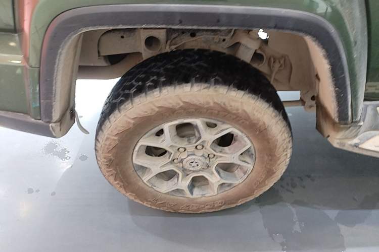 Used BAIC Off-Road BJ40 2020 2.0T Automatic Four-Wheel Drive Tribute Edition 2020 Supreme Version Right Rear Wheel Hub