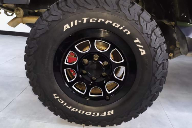 Used BAIC Off-Road BJ40 2020 2.3T Automatic Four-Wheel Drive Rainforest Expedition Edition Right Rear Wheel Hub