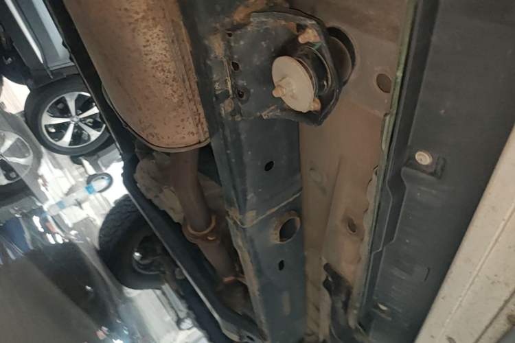 Used BAIC Off-Road BJ40 2020 2.0T Automatic Four-Wheel Drive Urban Hunter Edition Prestige Version Right Side Sill