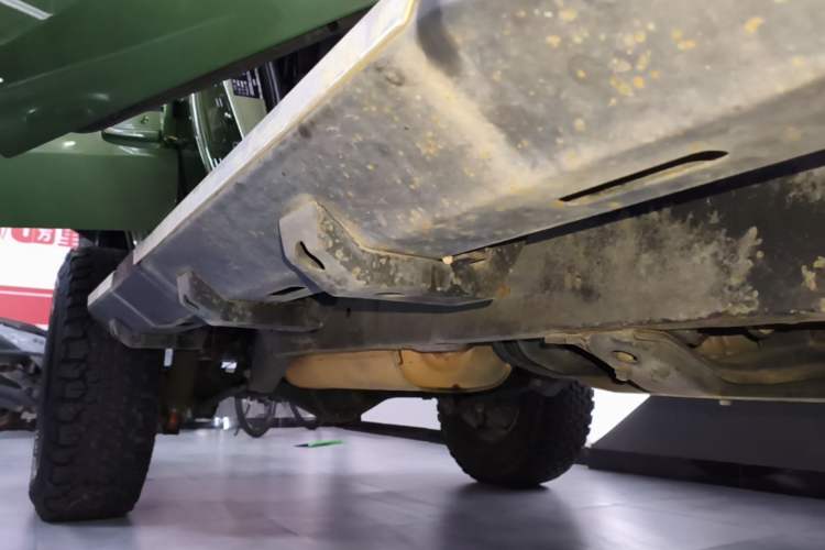 Used BAIC Off-Road BJ40 2020 2.3T Automatic Four-Wheel Drive Rainforest Expedition Edition Right Side Sill
