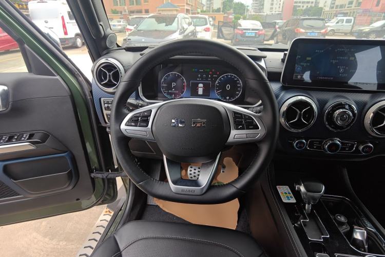Used BAIC Off-Road BJ40 2020 2.3T Automatic Four-Wheel Drive Rainforest Expedition Edition Steering Wheel