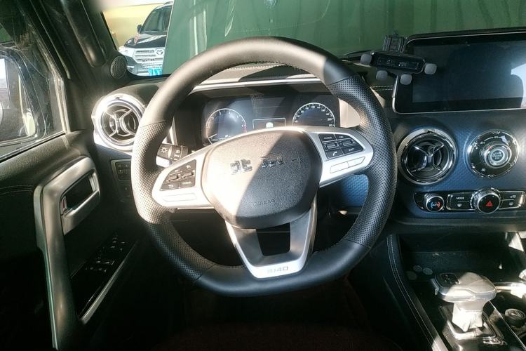 Used BAIC Off-Road BJ40 2020 2.0T Automatic Four-Wheel Drive Urban Hunter Edition Chivalrous Type Steering Wheel
