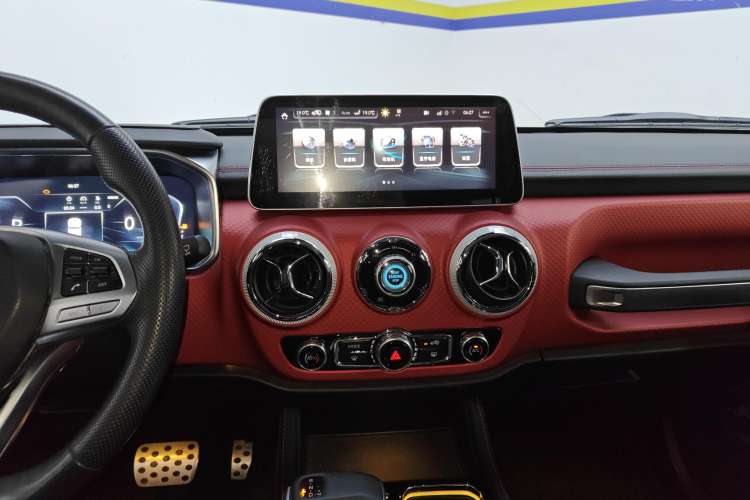 Used BAIC Off-Road BJ40 2020 2.0T Automatic Four-Wheel Drive Urban Hunter Edition Prestige Version Audio And AC Panel