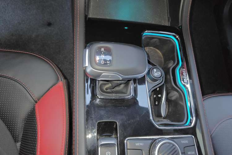 Used BAIC Off-Road BJ40 2020 2.0T Automatic Four-Wheel Drive Urban Hunter Edition Prestige Version Gear Lever