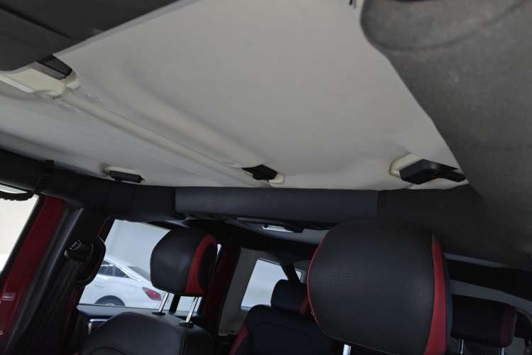 Used BAIC Off-Road BJ40 2020 2.0T Automatic Four-Wheel Drive Urban Hunter Edition Prestige Version Headliner