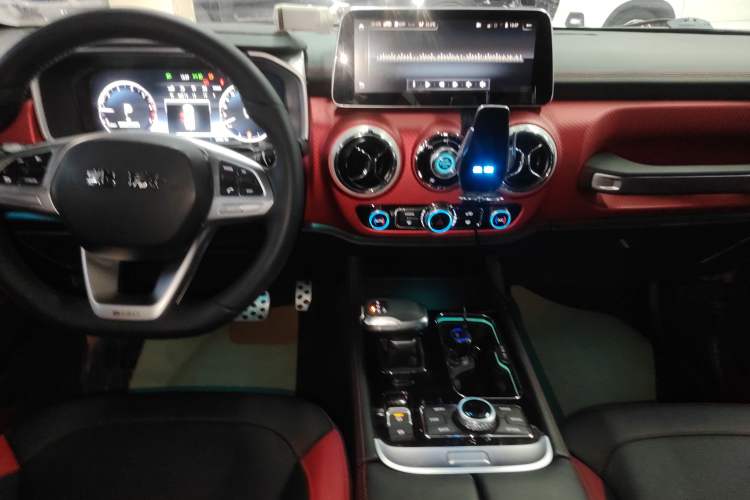 Used BAIC Off-Road BJ40 2020 2.0T Automatic Four-Wheel Drive Urban Hunter Edition Chivalrous Type Audio And AC Panel