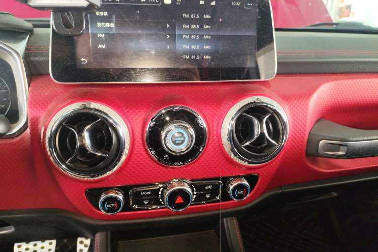 Used BAIC Off-Road BJ40 2020 2.0T Automatic Two-Wheel Drive Urban Hunter Edition Chivalrous Type Audio And AC Panel