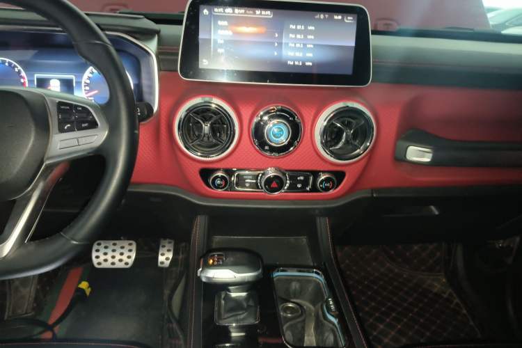 Used BAIC Off-Road BJ40 2020 2.0T Automatic Four-Wheel Drive Urban Hunter Edition Chivalrous Type Audio And AC Panel