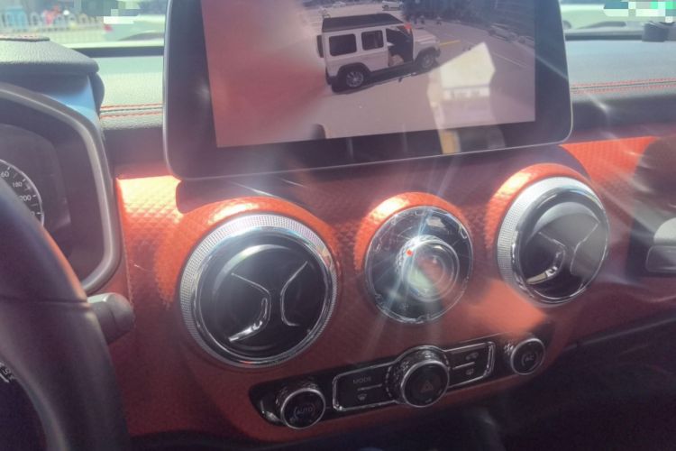Used BAIC Off-Road BJ40 2020 2.0T Automatic Four-Wheel Drive Urban Hunter Edition Chivalrous Type Audio And AC Panel