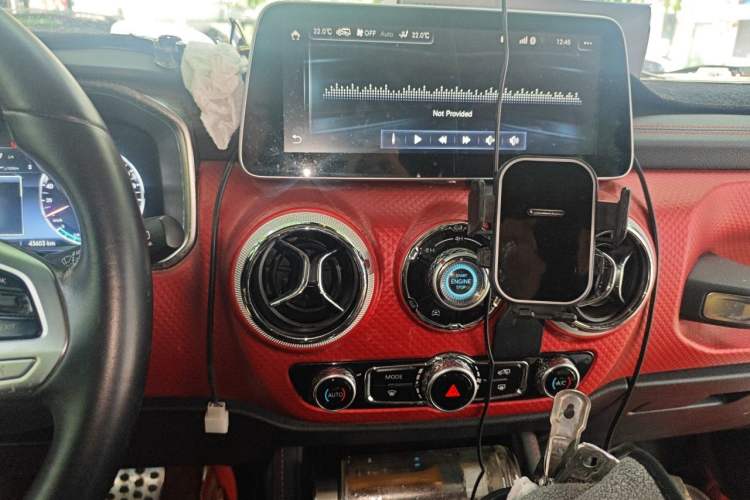 Used BAIC Off-Road BJ40 2020 2.0T Automatic Four-Wheel Drive Urban Hunter Edition Chivalrous Type Audio And AC Panel
