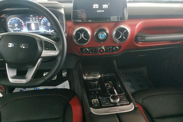 Used BAIC Off-Road BJ40 2020 2.0T Automatic Two-Wheel Drive Urban Hunter Edition Chivalrous Type Audio And AC Panel