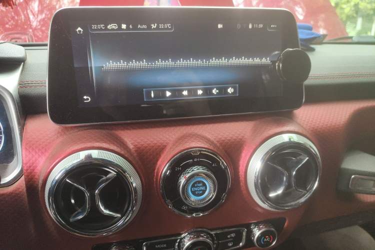 Used BAIC Off-Road BJ40 2020 2.0T Automatic Four-Wheel Drive Urban Hunter Edition Chivalrous Type Audio And AC Panel