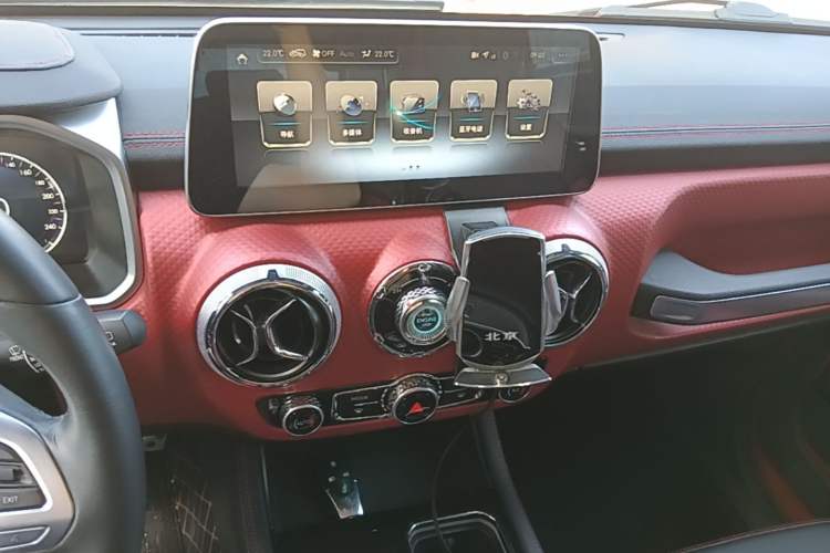 Used BAIC Off-Road BJ40 2020 2.0T Automatic Four-Wheel Drive Urban Hunter Edition Chivalrous Type Audio And AC Panel