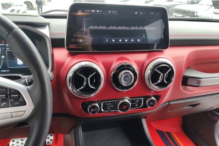 Used BAIC Off-Road BJ40 2020 2.0T Automatic Four-Wheel Drive Urban Hunter Edition Prestige Version Audio And AC Panel