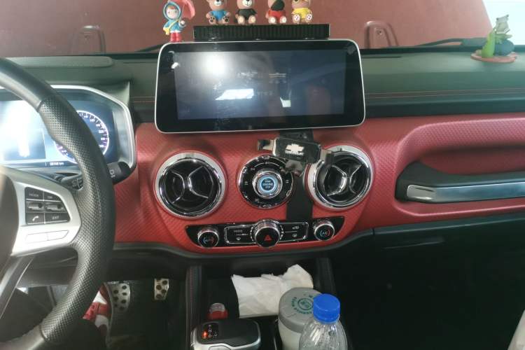Used BAIC Off-Road BJ40 2020 2.0T Automatic Four-Wheel Drive Tribute Edition 2020 Supreme Version Audio And AC Panel