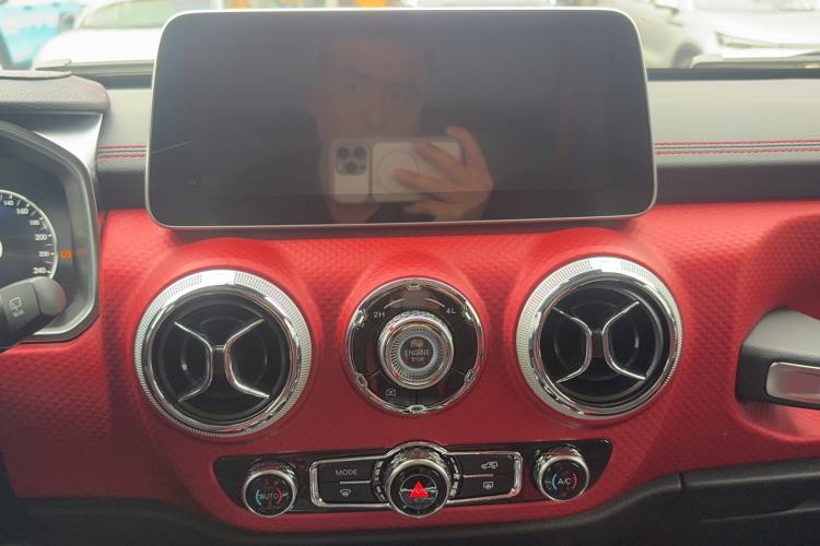 Used BAIC Off-Road BJ40 2020 2.0T Automatic Four-Wheel Drive Urban Hunter Edition Chivalrous Type Audio And AC Panel