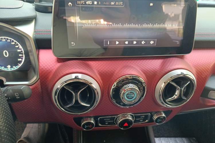 Used BAIC Off-Road BJ40 2020 2.0T Automatic Four-Wheel Drive Urban Hunter Edition Prestige Version Audio And AC Panel