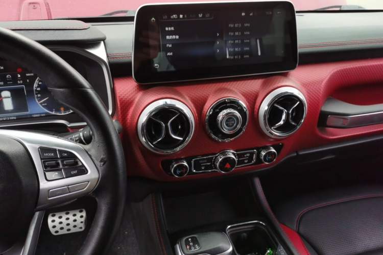Used BAIC Off-Road BJ40 2020 2.0T Automatic Four-Wheel Drive Urban Hunter Edition Chivalrous Type Audio And AC Panel