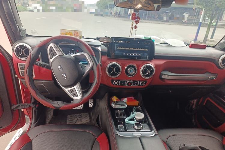 Used BAIC Off-Road BJ40 2020 2.0T Automatic Two-Wheel Drive Urban Hunter Edition Chivalrous Type Center Console