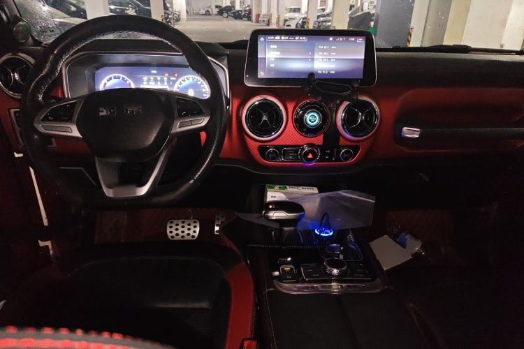 Used BAIC Off-Road BJ40 2020 2.0T Automatic Four-Wheel Drive Urban Hunter Edition Prestige Version Center Console