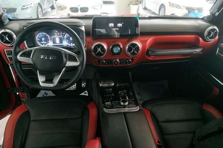 Used BAIC Off-Road BJ40 2020 2.0T Automatic Two-Wheel Drive Urban Hunter Edition Chivalrous Type Center Console