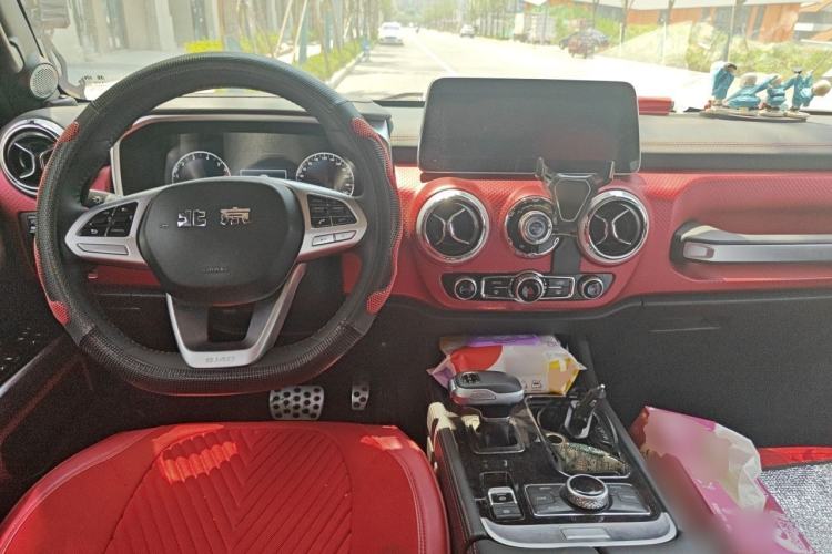 Used BAIC Off-Road BJ40 2020 2.0T Automatic Four-Wheel Drive Urban Hunter Edition Chivalrous Type Center Console