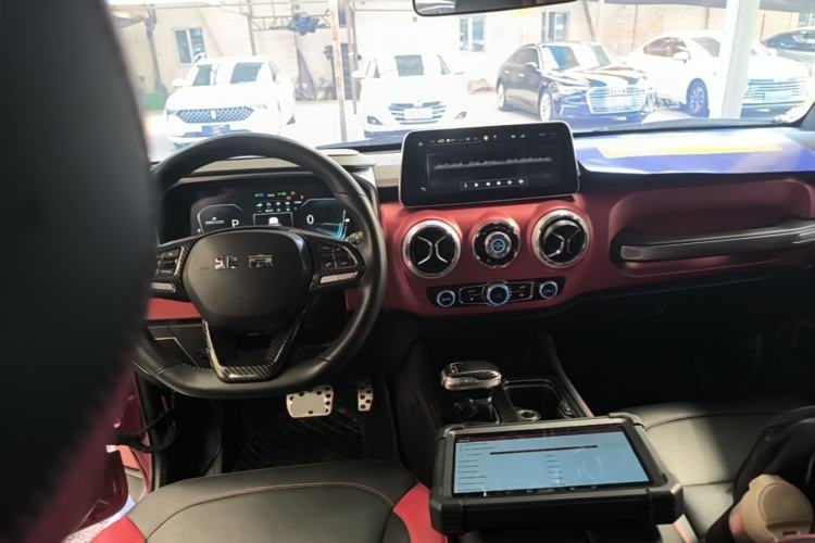 Used BAIC Off-Road BJ40 2020 2.0T Automatic Four-Wheel Drive Urban Hunter Edition Chivalrous Type Center Console