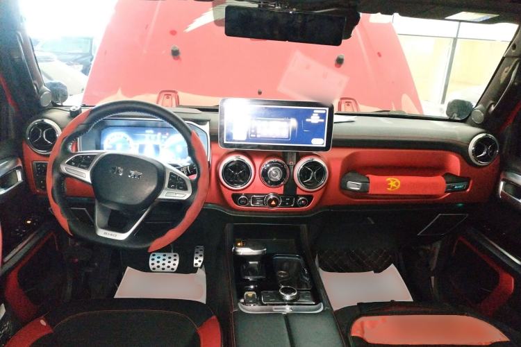 Used BAIC Off-Road BJ40 2020 2.0T Automatic Four-Wheel Drive Urban Hunter Edition Chivalrous Type Center Console