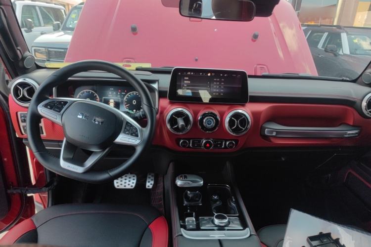Used BAIC Off-Road BJ40 2020 2.0T Automatic Four-Wheel Drive Urban Hunter Edition Chivalrous Type Center Console