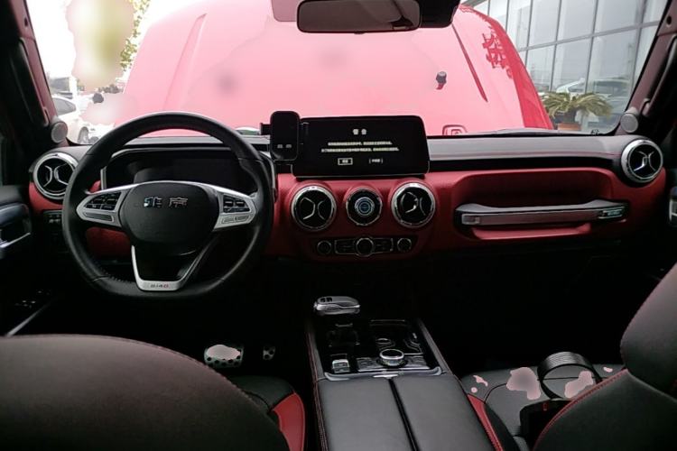 Used BAIC Off-Road BJ40 2020 2.0T Automatic Four-Wheel Drive Urban Hunter Edition Chivalrous Type Center Console