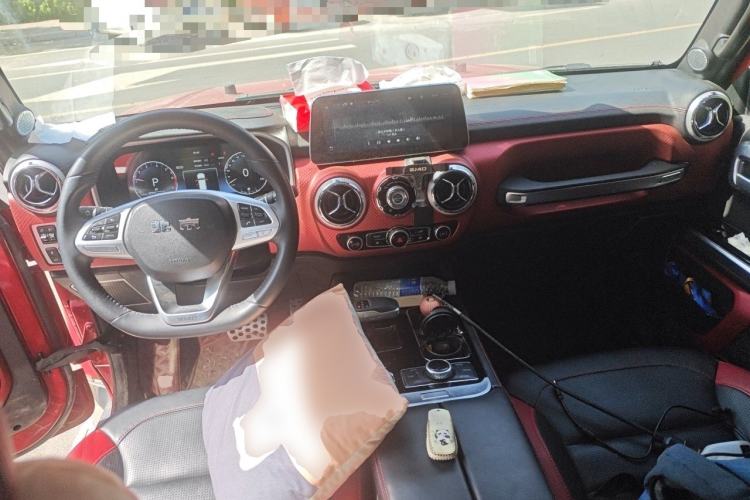 Used BAIC Off-Road BJ40 2020 2.0T Automatic Four-Wheel Drive Urban Hunter Edition Chivalrous Type Center Console