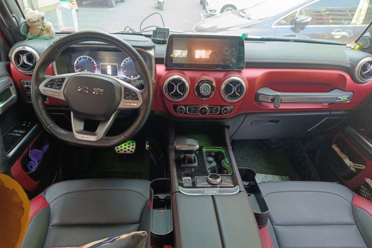 Used BAIC Off-Road BJ40 2020 2.0T Automatic Four-Wheel Drive Urban Hunter Edition Prestige Version Center Console