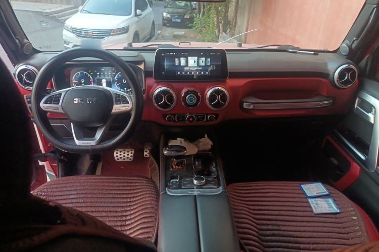 Used BAIC Off-Road BJ40 2020 2.0T Automatic Four-Wheel Drive Urban Hunter Edition Chivalrous Type Center Console