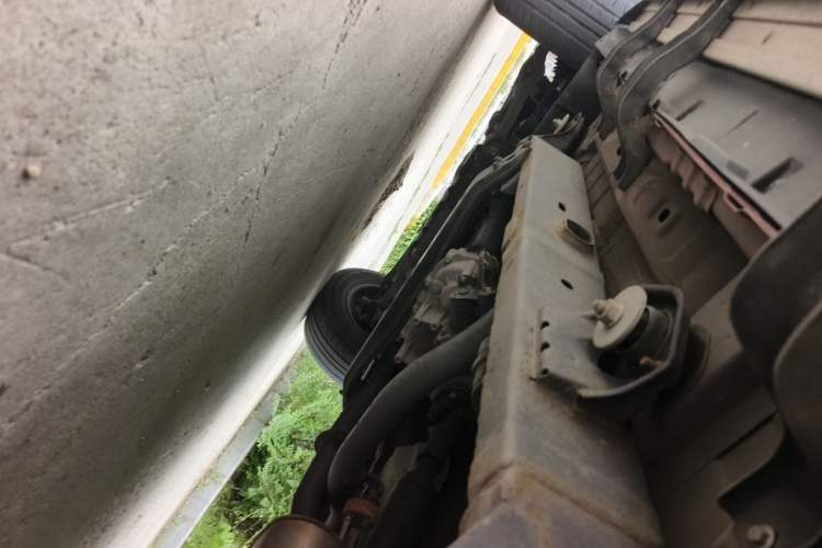 Used BAIC Off-Road BJ40 2020 2.0T Automatic Four-Wheel Drive Urban Hunter Edition Chivalrous Type Chassis Rear Left