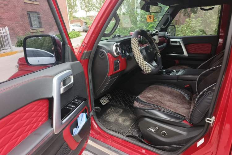 Used BAIC Off-Road BJ40 2020 2.0T Automatic Four-Wheel Drive Urban Hunter Edition Chivalrous Type Driver Seat