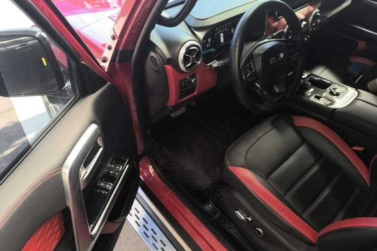 Used BAIC Off-Road BJ40 2020 2.0T Automatic Four-Wheel Drive Urban Hunter Edition Chivalrous Type Driver Seat
