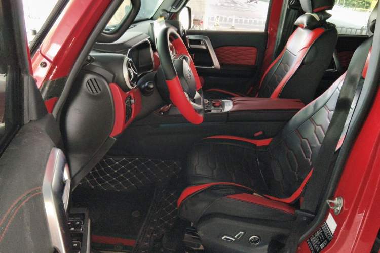 Used BAIC Off-Road BJ40 2020 2.0T Automatic Four-Wheel Drive Urban Hunter Edition Chivalrous Type Driver Seat