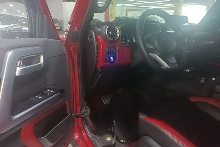 Used BAIC Off-Road BJ40 2020 2.0T Automatic Four-Wheel Drive Urban Hunter Edition Chivalrous Type Driver Seat