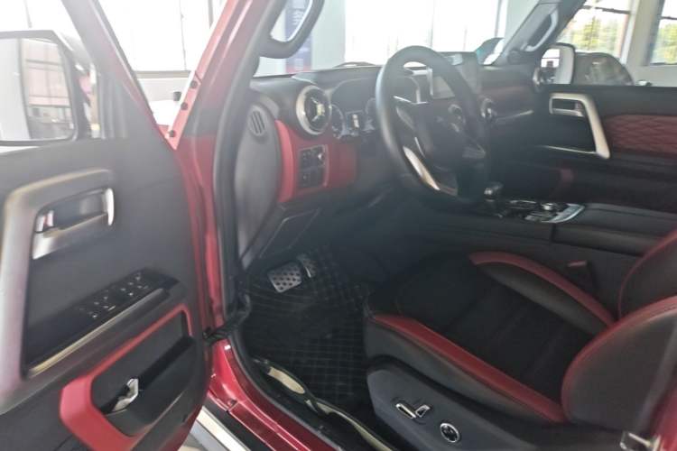 Used BAIC Off-Road BJ40 2020 2.0T Automatic Two-Wheel Drive Urban Hunter Edition Chivalrous Type Driver Seat