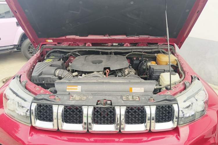Used BAIC Off-Road BJ40 2020 2.0T Automatic Four-Wheel Drive Urban Hunter Edition Chivalrous Type Engine Bay