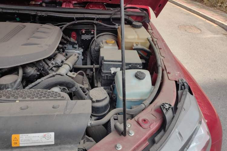Used BAIC Off-Road BJ40 2020 2.0T Automatic Four-Wheel Drive Urban Hunter Edition Chivalrous Type Engine Bay Left