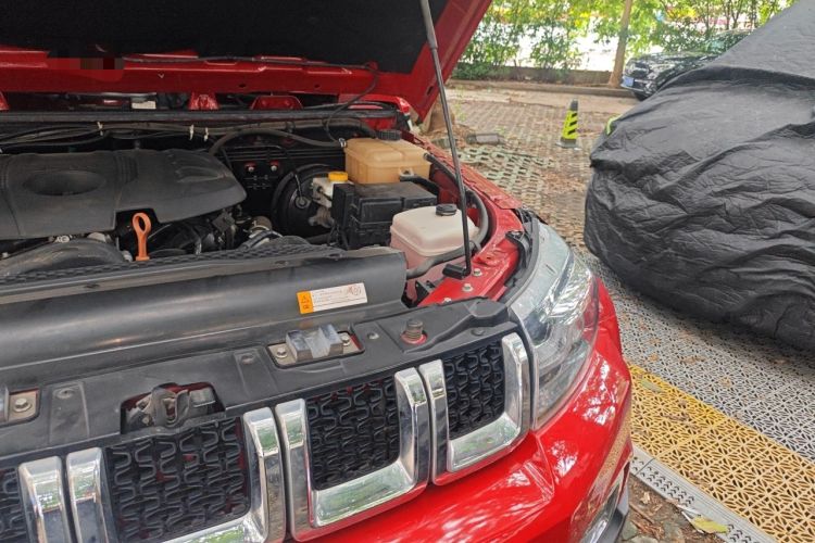 Used BAIC Off-Road BJ40 2020 2.0T Automatic Four-Wheel Drive Urban Hunter Edition Chivalrous Type Engine Bay Left